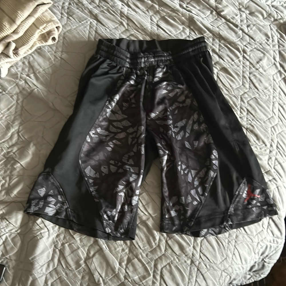 Boys Air Jordan Nike shorts size 10/12